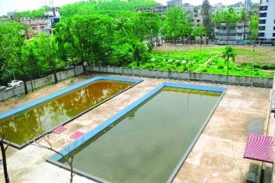 জাতিসংঘ পার্কে নির্মিত সুইমিং পুল দুটি