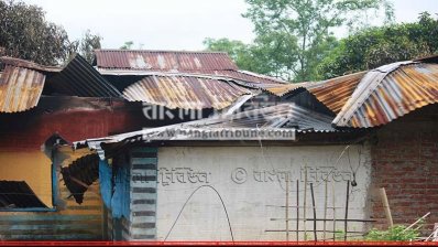 লংগদুতে হামলায় ক্ষতিগ্রস্ত ঘরবাড়ি