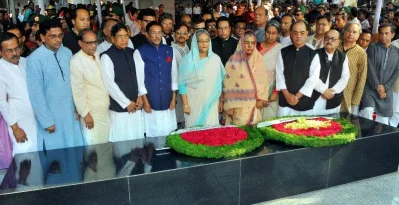 ছয় দফা দিবস: বঙ্গবন্ধুর প্রতিকৃতিতে প্রধানমন্ত্রীর শ্রদ্ধা