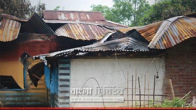 লংগদুতে অগ্নিসংযোগে ক্ষতিগ্রস্ত পাহাড়িদের বাড়িঘর