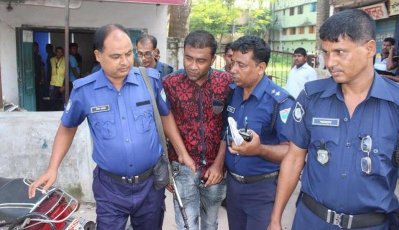পুলিশের হাতে আটক জেলা ছাত্রলীগের পাঠাগারবিষয়ক সম্পাদক মেজবাহউদ্দিন সুমন