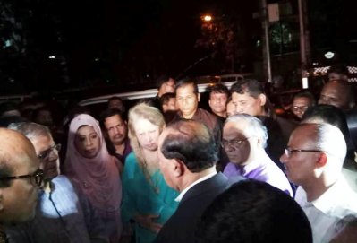 ব্যারিস্টার মওদুদ আহমদের সেই বাড়ির সামনে খালেদা জিয়া