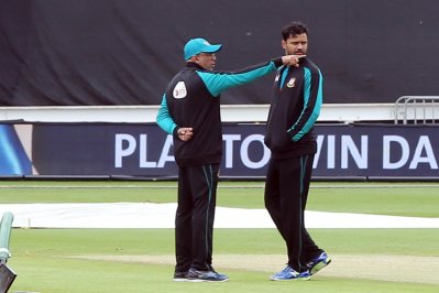 মাশরাফির সঙ্গে কোচ