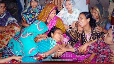 রাঙামাটিতে পাহাড় ধসে নিহত সেনা সদস্য চঞ্চলের বাড়িতে শোকের মাতন(ছবি- বগুড়া প্রতিনিধি)