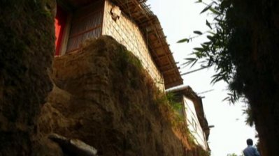 কক্সবাজারে পাহাড় ধসের ঝুঁকিতে ৩ লাখ মানুষ