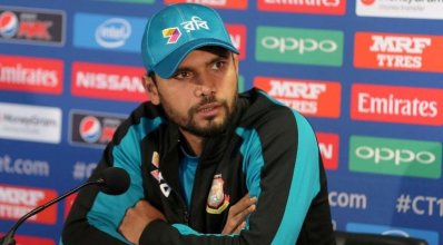 সংবাদ সম্মেলনে মাশরাফি