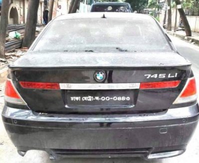 বিএম ডব্লিউ আটক