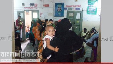 ডাক্তার উপস্থিত নেই, চেম্বারের সামনে রোগীদের ভিড়