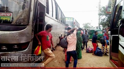 পঞ্চগড় থেকে ঢাকায় পৌঁছানো একটি বাস। ছবি- বাংলা ট্রিবিউন