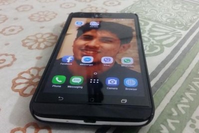 মায়ের মোবাইলে নিব্রাসের ছবি