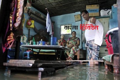 পাহাড়ি ঢলে সিলেটের পাঁচটি উপজেলা প্লাবিত ৩ (ছবি- সিলেট প্রতিনিধি)