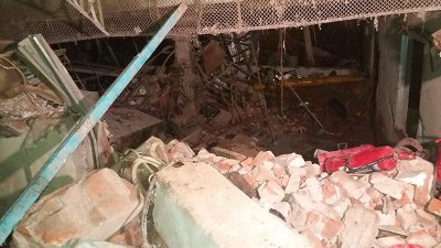 গাজীপুর সিটি করপোরেশনের কাশিমপুর নয়াপাড়া এলাকার মাল্টিফ্যাবস লিমিটেড নামের পোশাক কারখানায় বয়লার বিস্ফোরণ। ছবি- প্রতিনিধি