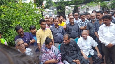 মেয়র সেলিনা হায়াৎ আইভী ও সংসদ সদস্য সেলিম ওসমান