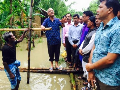 নিজ এলাকা পরিদর্শনে শিক্ষামন্ত্রী ( ছবি- সিলেট প্রতিনিধি)