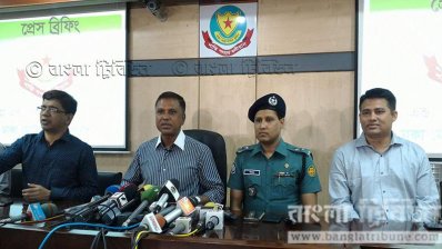 জবানবন্দি নিতে ফরহাদ মজহারকে আদালতে নেওয়া হচ্ছে