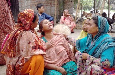 বয়লার বিস্ফোরণে নিহত পায়েলের মা (ছবি- নওগাঁ প্রতিনিধি)
