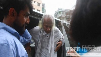 ঢাকায় ফিরেছেন ফরহাদ মজহার
