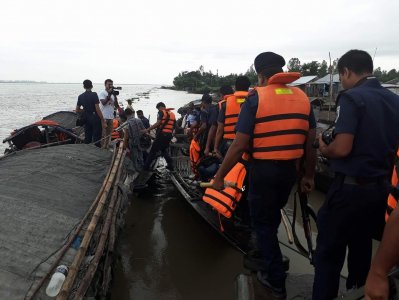 গাইবান্ধায় জঙ্গি-নৌডাকাত গ্রেফতারে যৌথ বাহিনীর অভিযান