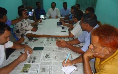 ডোমারে মতবিনিময় সভায় কথা বলছেন খায়রুল আলম বাবুল (ছবি-নীলফামারী প্রতিনিধি)