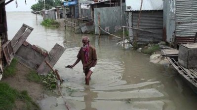পানিবন্দি ৭০ হাজার মানুষ, চারদিনেও ত্রাণ পায়নি  দুর্গতরা