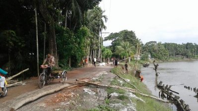 পুরাতন রূপসা-বাগেরহাট সড়কের সংস্কার শুরু (ছবি- বাগেরহাট প্রতিনিধি)