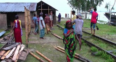গাইবান্ধার ৪ উপজেলায় বন্যা, খাদ্য সংকট প্রকট