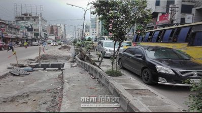 বুধবার সকালে বাড্ডা এলাকায় তীব্র যানজট সৃষ্টি হয়