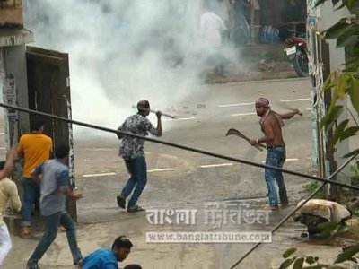 প্রকাশ্যে অস্ত্র নিয়ে মাদারীপুরে ছাত্রলীগের দুই পক্ষে সংঘর্ষ