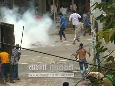 প্রকাশ্যে অস্ত্র নিয়ে মাদারীপুরে ছাত্রলীগের দুই পক্ষে সংঘর্ষ