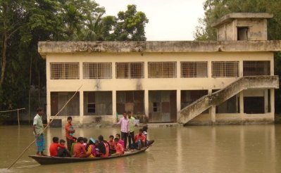 রাজিবপুরে বন্যা কবিলত প্রাথমিক বিদ্যালয় (ছবি: কুড়িগ্রাম প্রতিনিধি)