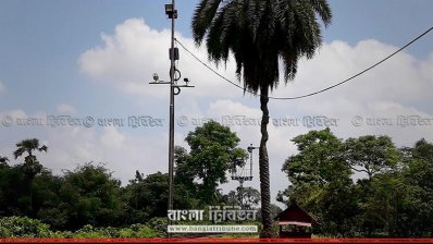 সীমান্তে বসানো হয়েছে সার্চলাইটও