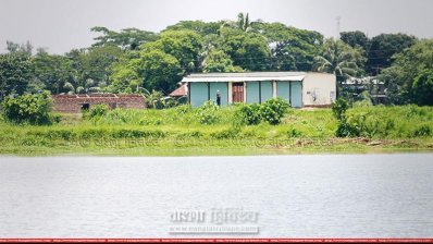 জঙ্গি আস্তানা সন্দেহে ঘিরে রাখা বাড়ি
