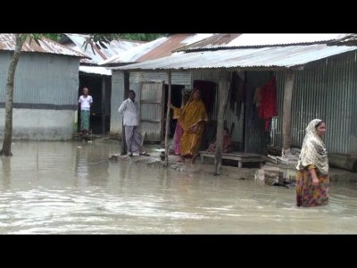 গাইবান্ধায় পানিবন্দি আড়াই লাখ মানুষ (ছবি- গাইবান্ধা প্রতিনিধি)