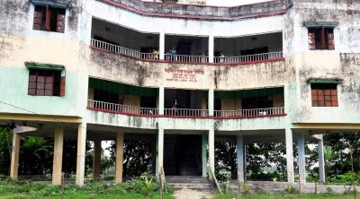 ধুনটের সেই আশ্রয়কেন্দ্রটি
