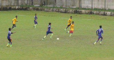 গোপালগঞ্জের মাঠে প্রথম দিনের একটি ম্যাচ