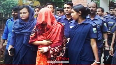 বগুড়ায় আদালতে জবানবন্দি দিতে আসা সেই ছাত্রী 