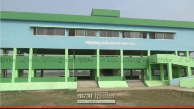 মাঝের চরের একমাত্র স্কুলটিকে জাতীয়করণের দাবি
