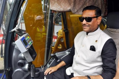 মেট্রোরেলের নির্মাণকাজ উদ্বোধন করেন সড়ক পরিবহন ও সেতুমন্ত্রী ওবায়দুল কাদের