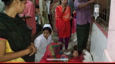 আতঙ্কে অজ্ঞান শিক্ষার্থীরা হাসপাতালে ভর্তি
