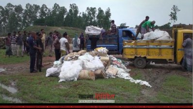 গাইবান্ধায় ৩ লাখ টাকার পলিথিন জব্দ