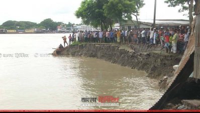 ভাঙন কবলিত চরকাউয়া বাজার ২ 