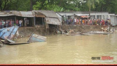 ভাঙন কবলিত চরকাউয়া বাজার