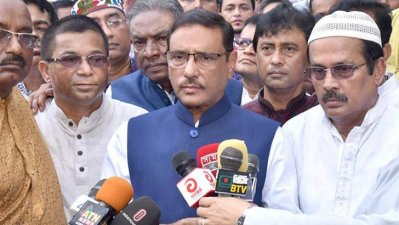 বনানী কবরস্থানে বঙ্গমাতার প্রতি শ্রদ্ধা নিবেদন শেষে সাংবাদিক সঙ্গে কথা বলেন ওবায়দুল কাদের (ছবি: ওবায়দুল কাদেরের ফেসবুক পেজ থেকে সংগৃহীত)