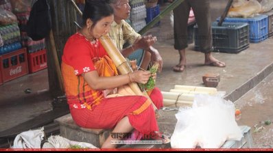 আদিবাসী এক নারী