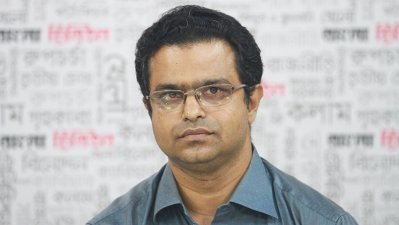বিএসএমএমইউয়ের মনোরোগ বিভাগের কনসালট্যান্ট ড. এস এম আতিকুর রহমান (ছবি- নাসিরুল হক)
