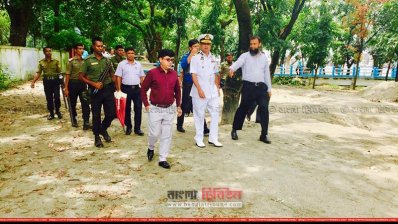 সীমানা পিলার পুনঃস্থাপনের জন্য সোনাকান্দা এলাকা পরিদর্শন করছে বিআইডাব্লিউটিএ ও জেলা প্রশাসন