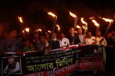 &lsquo;আমরা মুক্তিযোদ্ধার সন্তান&rsquo; সংগঠন আয়োজিত আলোর মিছিল, ছবি- নাসিরুল ইসলাম