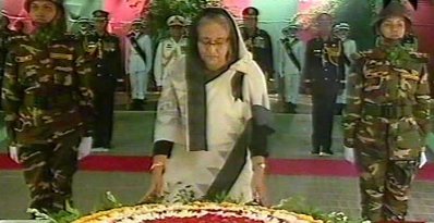 বঙ্গন্ধুর সমাধিতে প্রধানমন্ত্রীর শ্রদ্ধা
