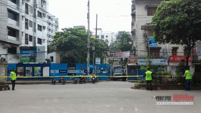 চলাফেরা বন্ধ করে দেওয়া হয় পান্থপথের রাস্তায়
