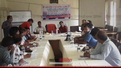 শ্রীপুর উপজেলা স্বাস্থ্য কমপ্লেক্সে সাংবাদিক ও বিভিন্ন প্রতিষ্ঠানের প্রতিনিধিদের সঙ্গে সভা